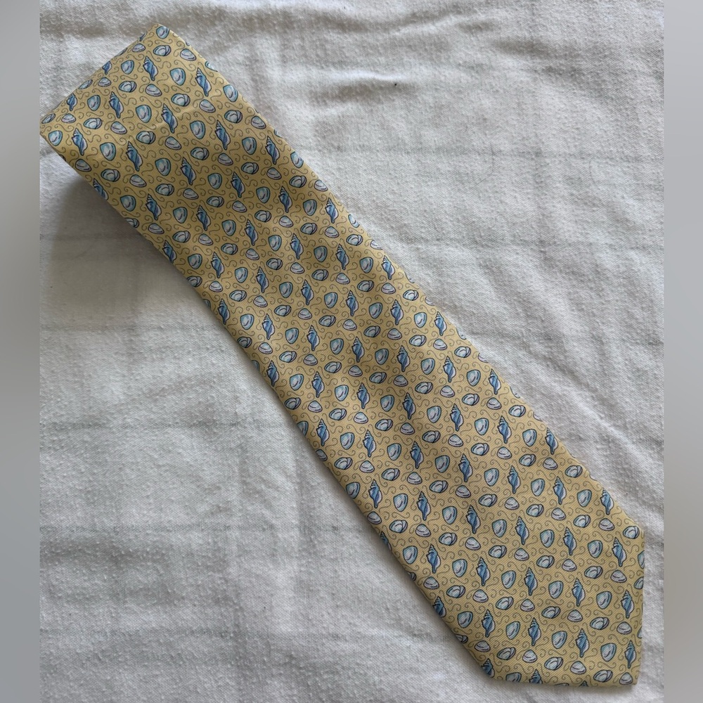 Vineyard Vines Yellow Silk Tie with Blue Seashells